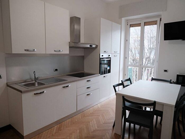 Appartamento quadrilocale in affitto in Viale Dante Alighieri, Centro, Lecco