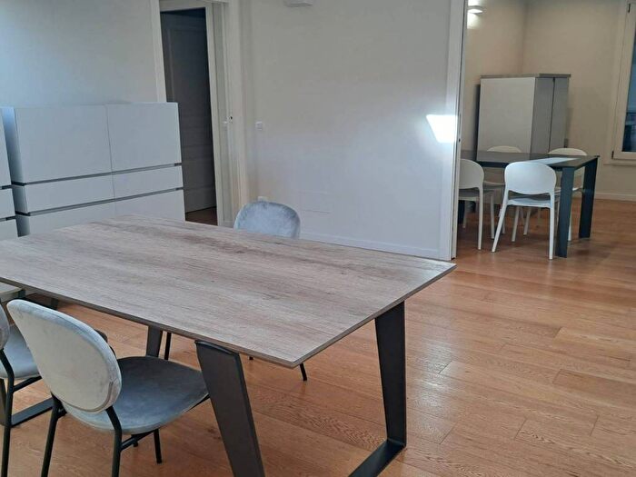 Appartamento con 6 locali in affitto in Centro Storico, Modena