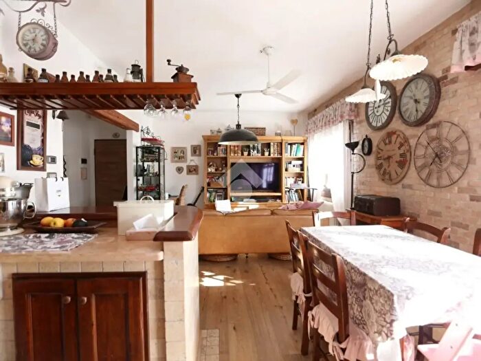 Appartamento trilocale in vendita in Via Alessandro Magnasco, Venezia