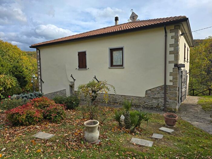 Casa con 10 locali in vendita in Via Lastreto, Sarsina