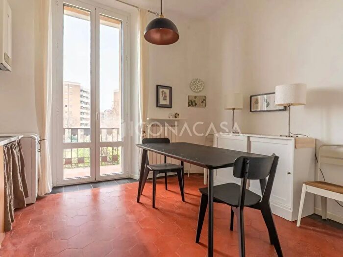 Appartamento trilocale in affitto in Viale Puglie a, Milano