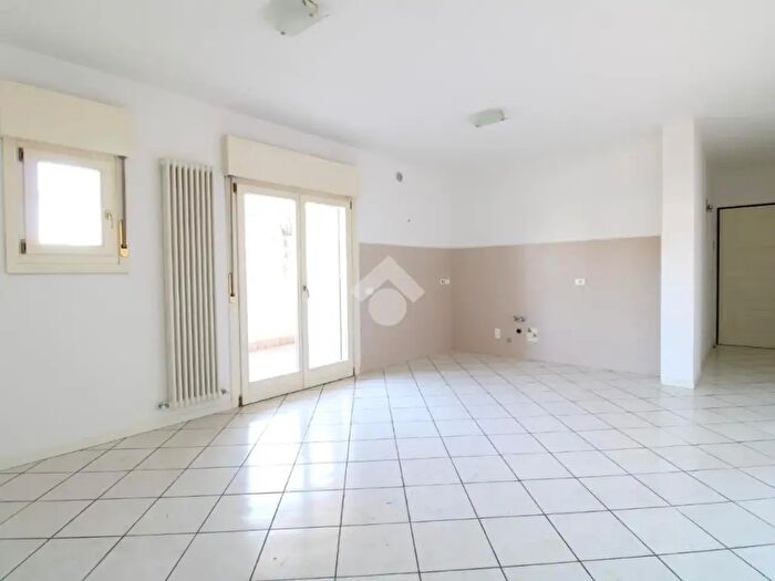 Appartamento trilocale in vendita in Viale Jacopo dal Verme, Vicenza