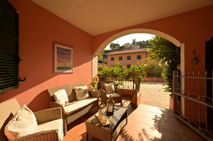 Appartamento trilocale in vendita in Via Loreto, Alassio