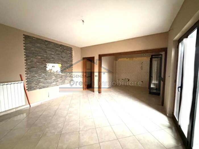 Appartamento trilocale in affitto in Via San Vito, Madonna delle Grazie, Giugliano in Campania