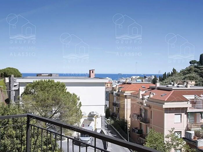 Appartamento quadrilocale in vendita in Alassio