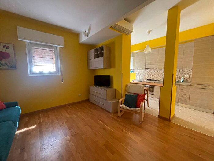 Appartamento monolocale in affitto in Via Giuseppe Sirtori, Campo di Marte, Firenze