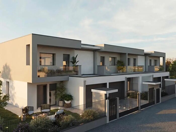 Casa quadrilocale in vendita in Via Edison, Nerviano