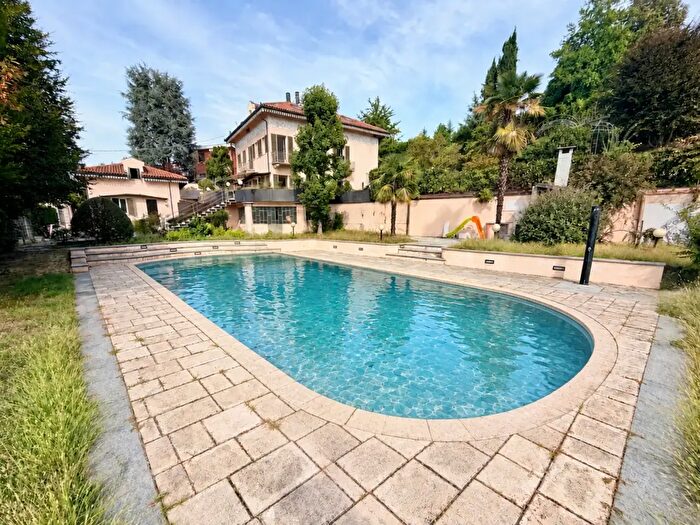 Casa con 12 locali in vendita in Via Casale, San Mauro Torinese