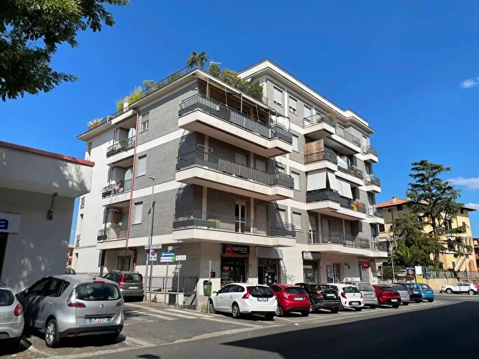 Appartamento trilocale in vendita in Viale Bruno Buozzi, Monterotondo