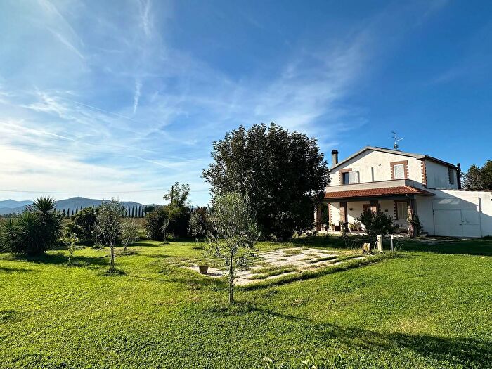Casa con 7 locali in vendita in Castiglione Della Pescaia