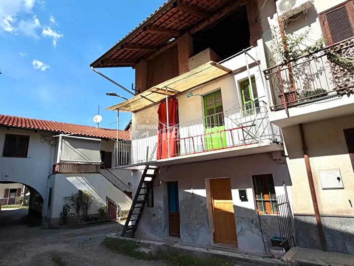 Casa trilocale in affitto in Via Buccole Grange di Front, Front