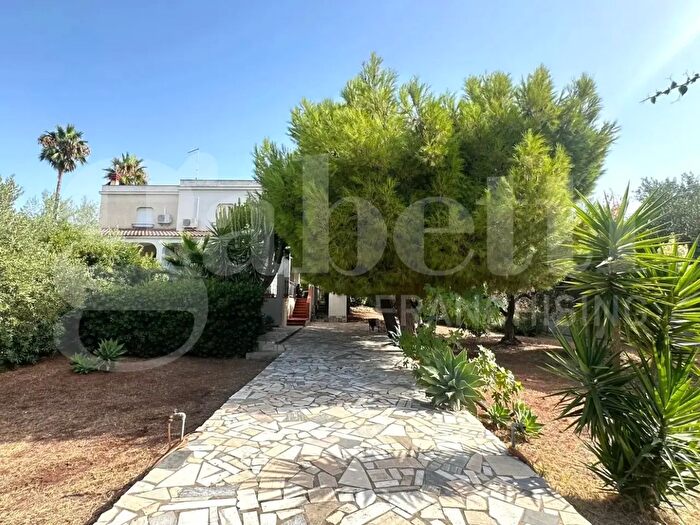Casa con 6 locali in vendita in Via G Martino, Noto