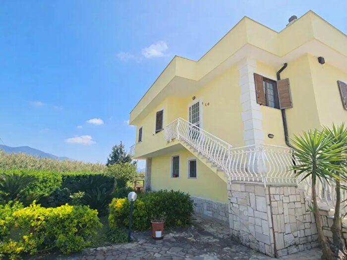 Appartamento quadrilocale in vendita in Via Torretta Rocchigiana, Priverno