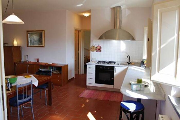 Appartamento trilocale in affitto in Via del Trebbio, Massa Pisana Vicopelago, Lucca