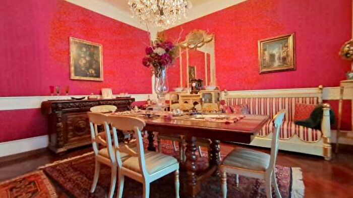 Casa con 6 locali in vendita in Piazza Duomo, Voghera