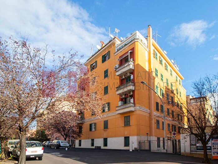 Appartamento trilocale in affitto in Via San Girolamo Emiliani, Monteverde Nuovo, Roma