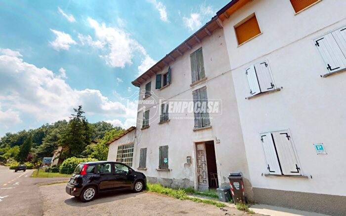 Appartamento quadrilocale in vendita in Via Giuseppe di Vittorio, Castelnovo Ne Monti