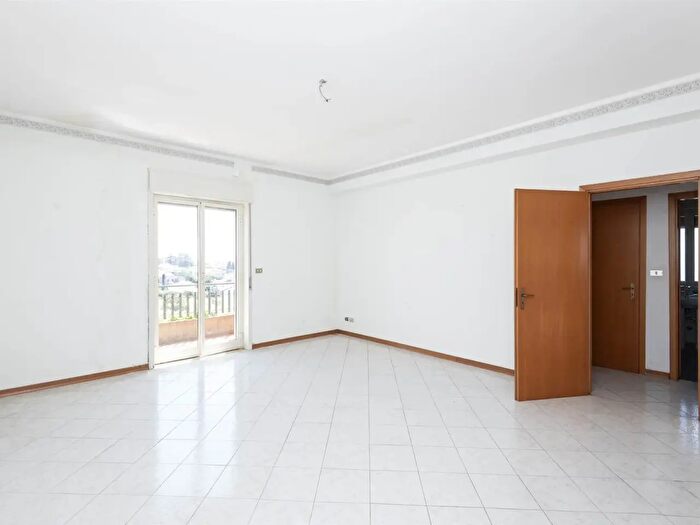 Appartamento trilocale in vendita in Via Soprarie, Mascalucia