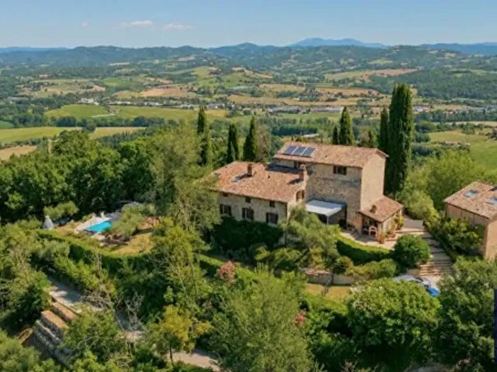 Casa con 6 locali in vendita in Umbertide