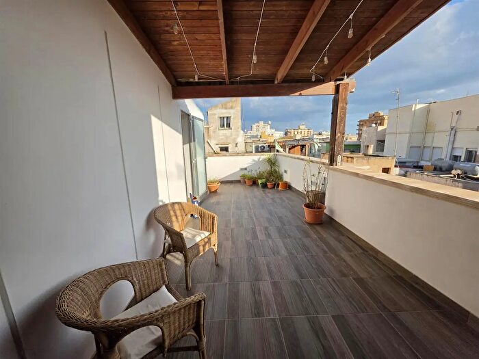 Appartamento con 5 locali in vendita in Via Fici, Marsala