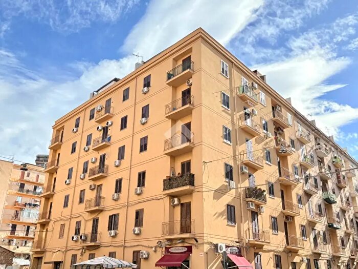 Appartamento trilocale in vendita in Via Bergamo, Palermo