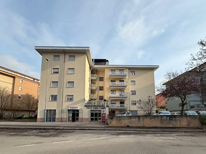 Appartamento monolocale in affitto in Via Caduti di Via Fani, LAquila