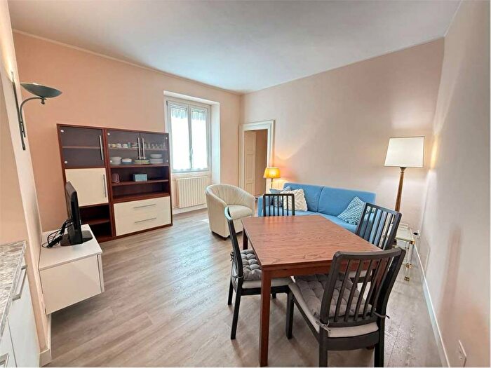 Appartamento bilocale in affitto in Via Madonnina, Brera, Milano