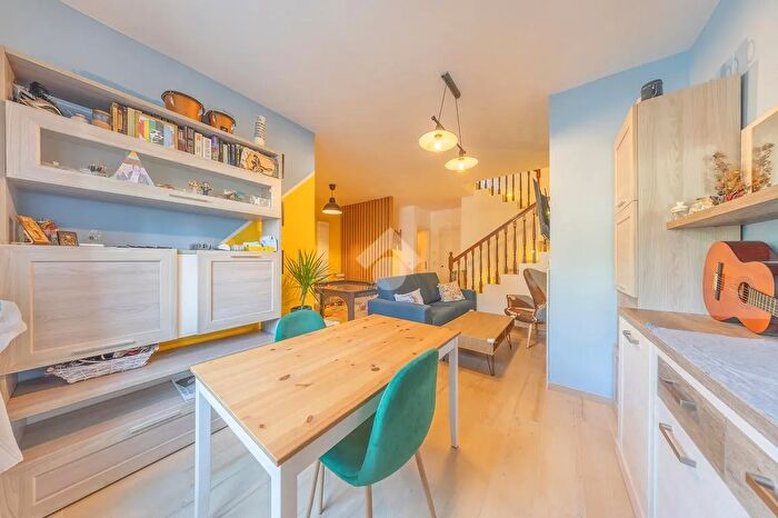 Casa quadrilocale in vendita in Via delle Palme, Guidonia Montecelio