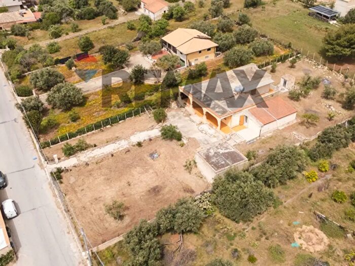 Casa con 5 locali in vendita in Via Tolstoj a, Scicli