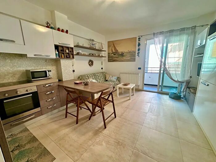 Appartamento monolocale in affitto in Lavagna