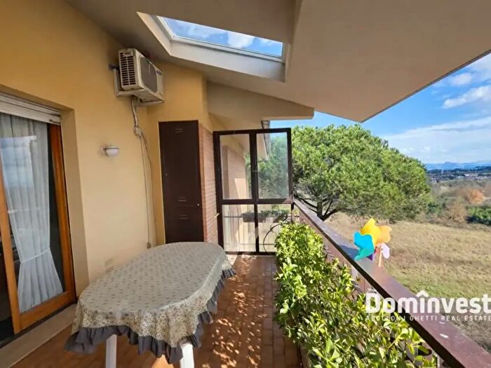 Appartamento quadrilocale in vendita in Via di Valle Muricana, Roma