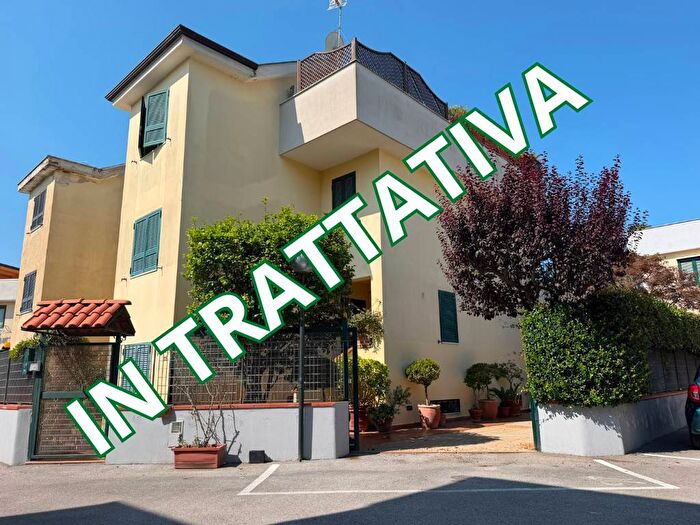 Casa quadrilocale in affitto in Via giuseppe pagano, Monterusciello, Pozzuoli