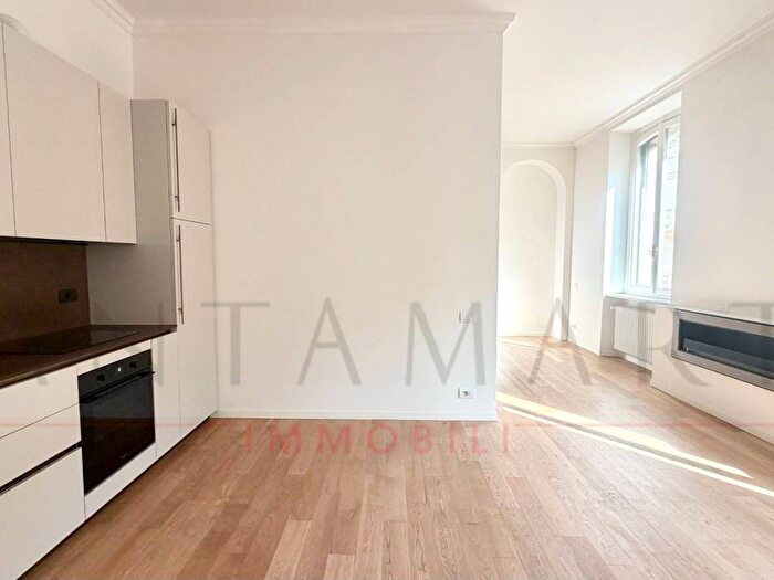 Appartamento trilocale in affitto in Via Felice Casati, Buenos Aires, Milano