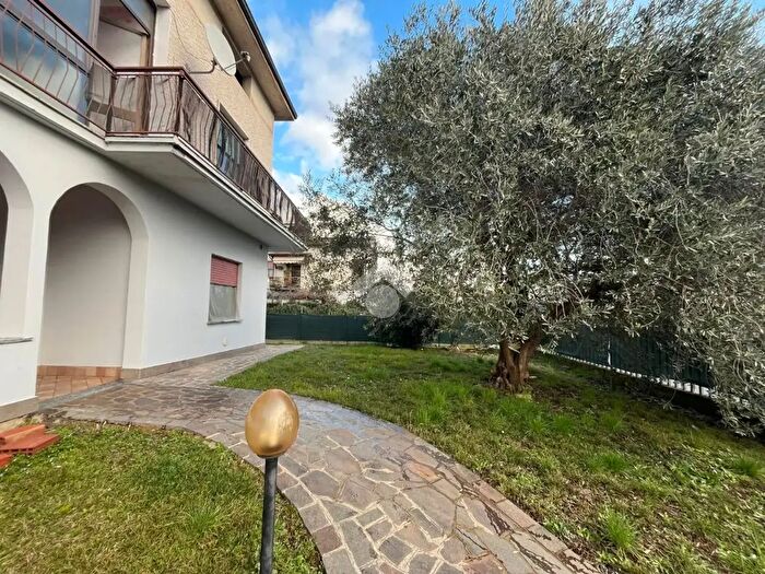 Appartamento trilocale in vendita in Via a Diaz, Ponte San Pietro