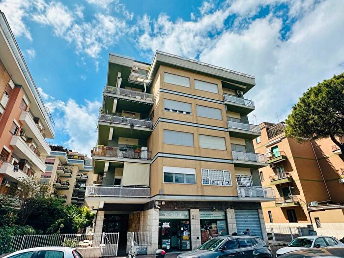 Appartamento trilocale in affitto in Viale Paolo Orlando, Ostia Levante, Roma