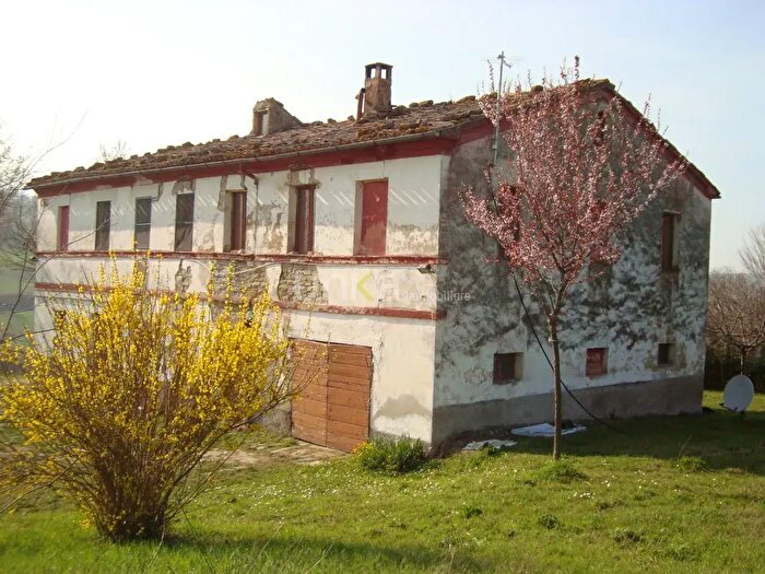 Casa con 8 locali in vendita in Via Barchio, Cupramontana