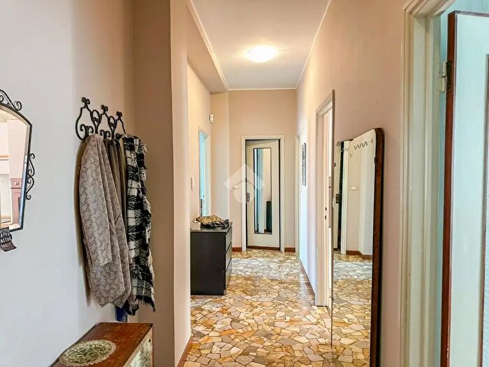 Appartamento trilocale in vendita in Via Carlo Rainoldi, Varese