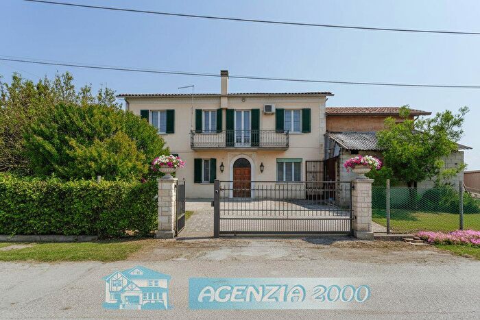 Casa quadrilocale in vendita in Via Mardeveie, Arre