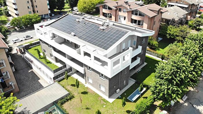 Appartamento quadrilocale in vendita in Via Francesco Cilea, Cinisello Balsamo