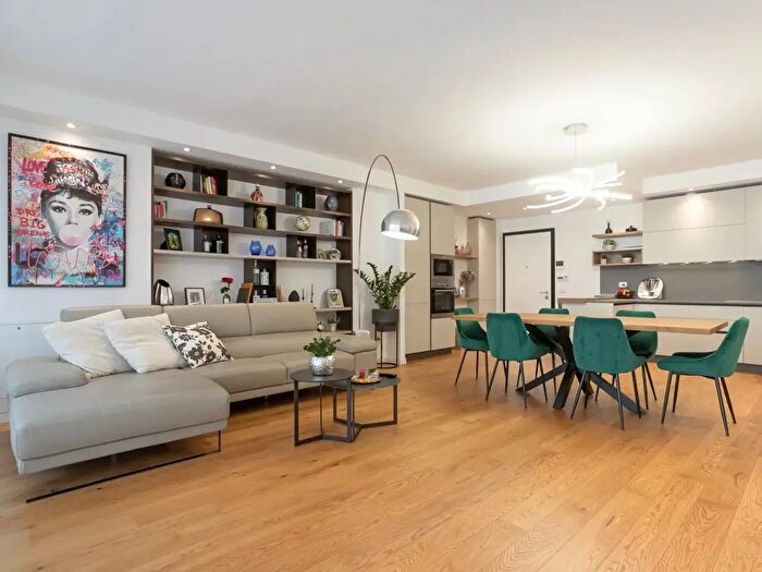 Appartamento trilocale in vendita in Bergamo Via Ermete Novelli, Bergamo