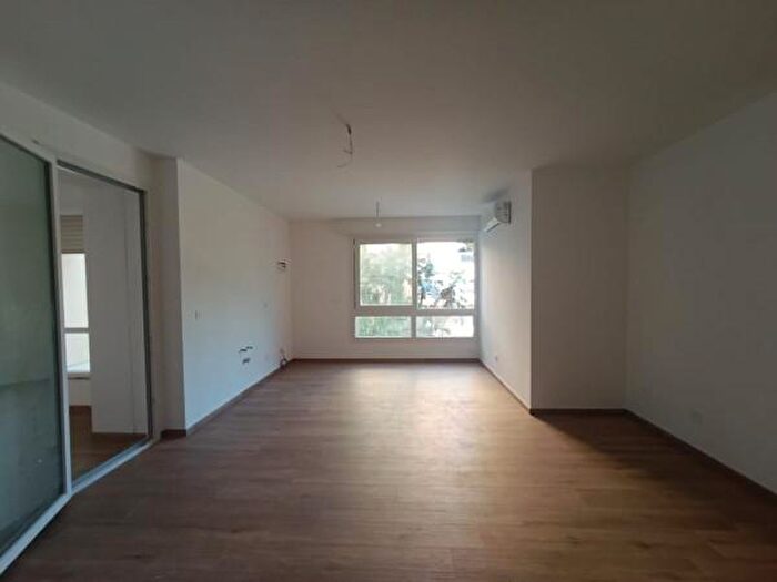 Appartamento quadrilocale in vendita in Via Imperatore Federico, Palermo