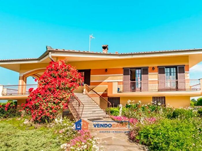 Casa con 6 locali in vendita in Via Villata, Cuneo