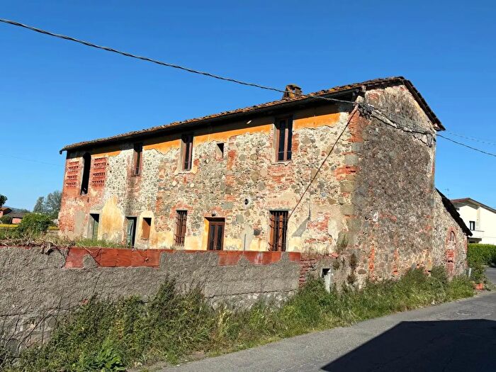 Casa con 6 locali in vendita in Via Piave, Ponte Buggianese