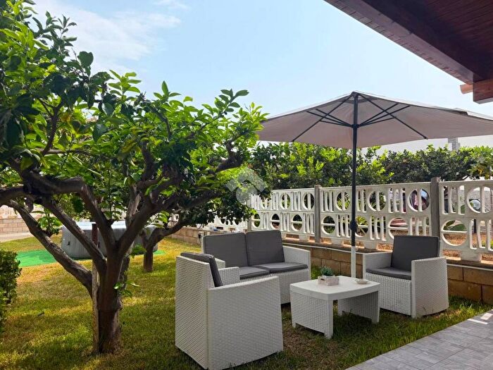 Casa con 6 locali in vendita in Via Scampati, Alcamo Marina, Alcamo