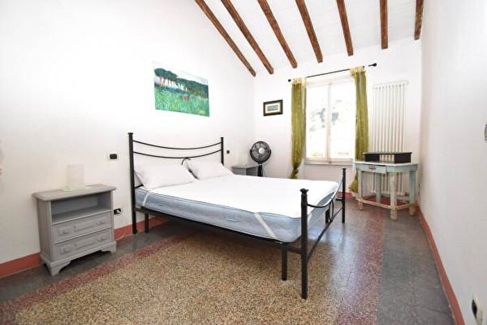Casa quadrilocale in vendita in Via Risciolo, Pietrasanta