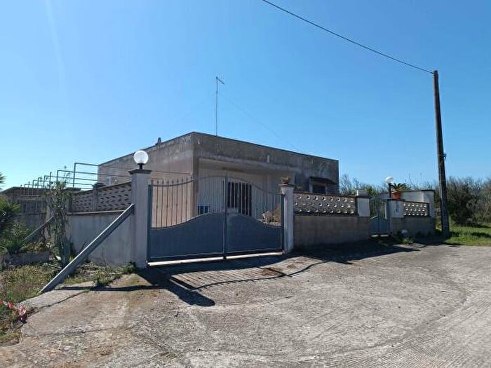 Casa quadrilocale in vendita in Via delle Acacie, Melendugno