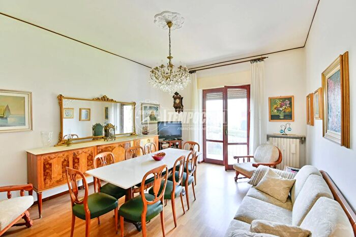 Appartamento trilocale in vendita in Via SantAmbrogio, Caslino DErba