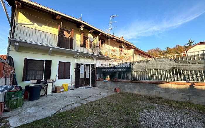 Casa trilocale in vendita in Vicolo Don Bertetti, Maglione