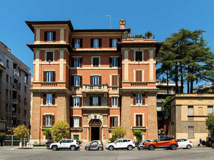 Appartamento con 6 locali in affitto in Piazza di Novella, Africano Villa Chigi, Roma