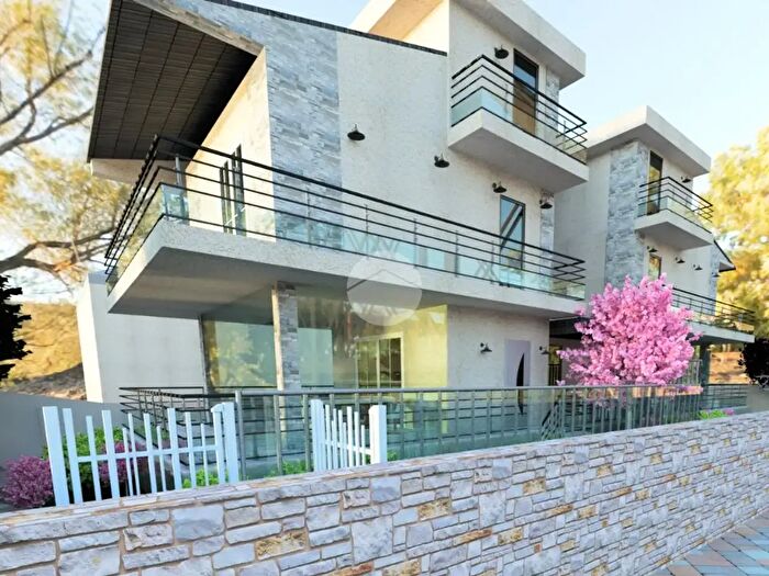 Casa quadrilocale in vendita in Via Altofonte, Roma